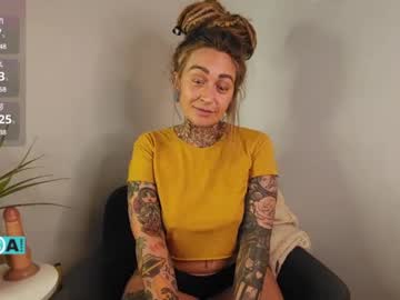 Cheviblue Chaturbate stream image from February 20, 2025