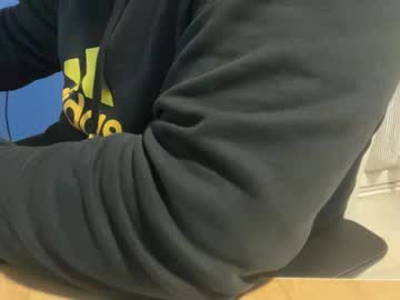 Fuzitzu2 Chaturbate stream image from February 20, 2025