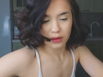 Mia___Lunaa Chaturbate stream image from February 20, 2025