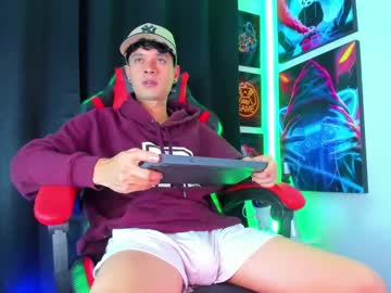 Moises_23cm Chaturbate stream image from February 20, 2025