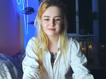 Alexa_Pirs Chaturbate stream image from February 20, 2025