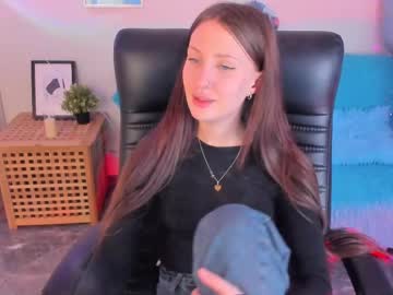 Esterbae Chaturbate stream image from February 20, 2025