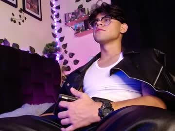 Isaac_Saenz Chaturbate stream image from February 20, 2025