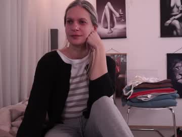 Little_Heart_Andreea Chaturbate stream image from February 20, 2025