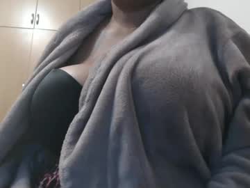 Xxxbustybabe27x Chaturbate stream image from February 20, 2025
