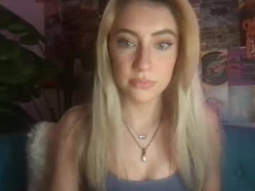 Nikki_Dreammm Chaturbate stream image from February 21, 2025