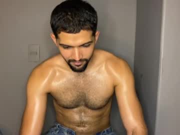 Douglasskingjr Chaturbate stream image from February 21, 2025