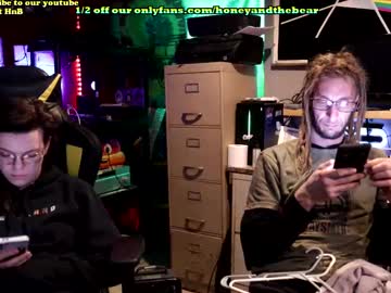 Honeyand_Thebear Chaturbate stream image from February 21, 2025
