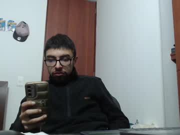 Fvckhorneyguy Chaturbate stream image from February 21, 2025