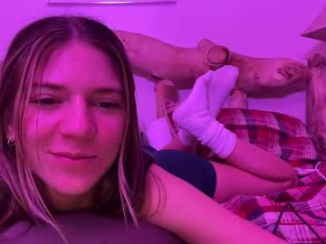 Oliviahansleyy Chaturbate stream image from February 21, 2025