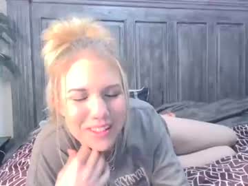 Katiepurzz Chaturbate stream image from February 21, 2025