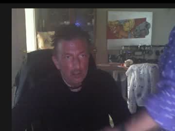 Clubkes Chaturbate stream image from February 21, 2025