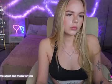 Evacrush Chaturbate stream image from February 21, 2025