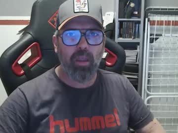 Womenizzeer Chaturbate stream image from February 21, 2025