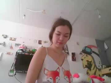 Glitter_Doll Chaturbate stream image from February 21, 2025
