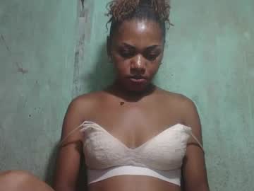 Jenisca13032001 Chaturbate stream image from February 21, 2025