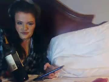 Lunarainxxx Chaturbate stream image from February 21, 2025