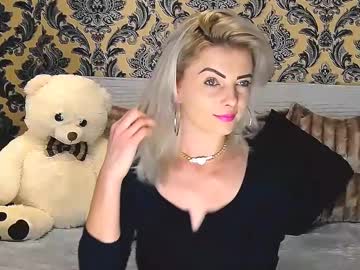 Alyblonde Chaturbate stream image from February 21, 2025