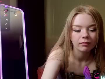 Cutieglow Chaturbate stream image from February 21, 2025