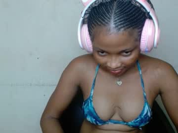 Plumnjuicyx Chaturbate stream image from February 21, 2025