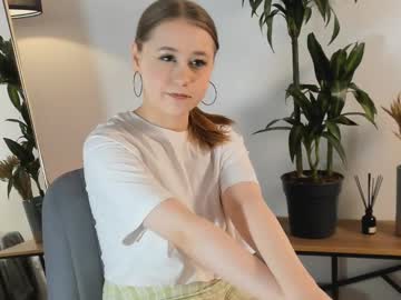 Sue_Hall Chaturbate stream image from February 21, 2025