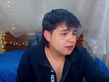 Andrewsmile_ Chaturbate stream image from February 21, 2025