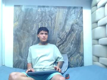 Maxxx_090 Chaturbate stream image from February 21, 2025