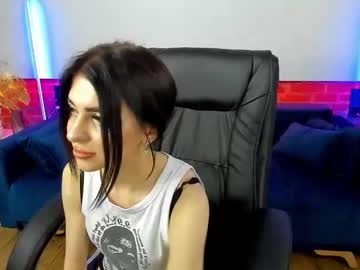 Little_Mollly Chaturbate stream image from February 21, 2025