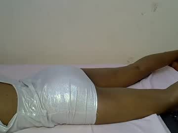 Pretibeti Chaturbate stream image from February 21, 2025