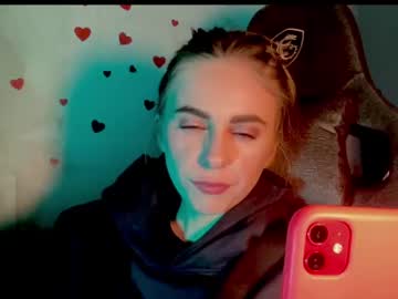 Gracetorrezz Chaturbate stream image from February 21, 2025