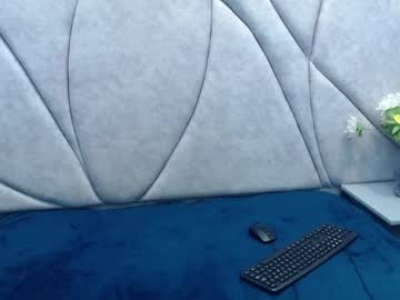 Tyffany_Jonnes Chaturbate stream image from February 21, 2025