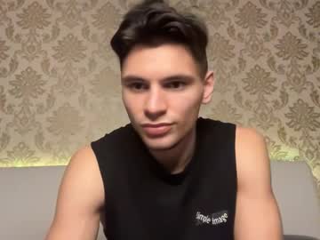 Denlover Chaturbate stream image from February 21, 2025