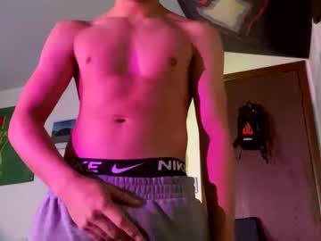 Frameteeen Chaturbate stream image from February 21, 2025