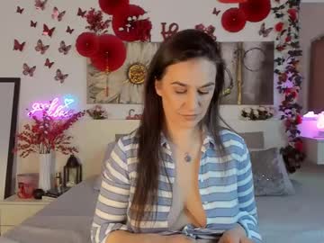 Joycasidy Chaturbate stream image from February 21, 2025