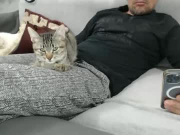 Asshunnter stream image from February 21, 2025