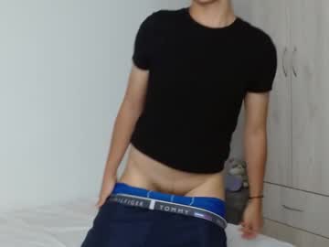 Cuddly_Twinkie Chaturbate stream image from February 21, 2025