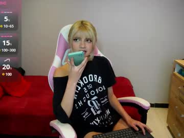 Hi_Scarlett Chaturbate stream image from February 21, 2025