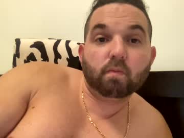 Beachboyhardonyou Chaturbate stream image from February 21, 2025