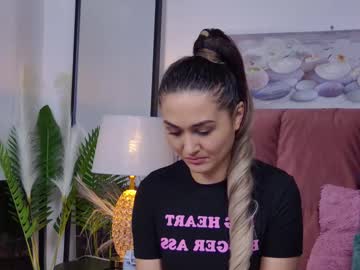 Isabelasasha Chaturbate stream image from February 21, 2025