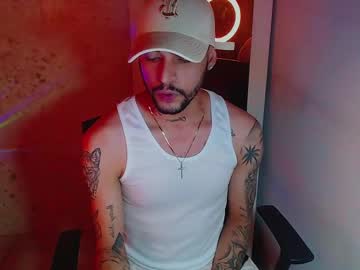 Elkoki_40 Chaturbate stream image from February 21, 2025