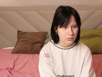 Lucettabadder Chaturbate stream image from February 21, 2025