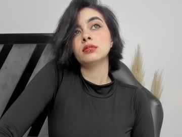 Summerprints Chaturbate stream image from February 21, 2025