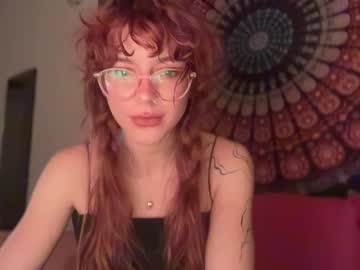 Tiksie Chaturbate stream image from February 21, 2025