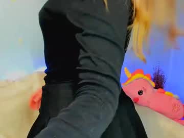 Melmooon Chaturbate stream image from February 21, 2025