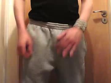 Trackielad21 Chaturbate stream image from February 21, 2025