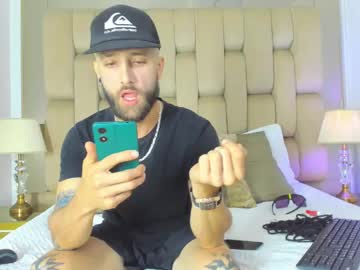 Medellinbooy Chaturbate stream image from February 21, 2025