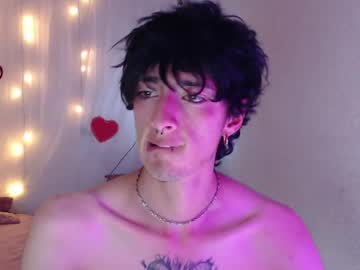 Kenny__Hot Chaturbate stream image from February 21, 2025