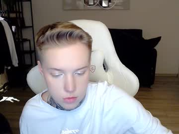 Rony_Strapony Chaturbate stream image from February 21, 2025