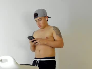 Dylann_Blaze Chaturbate stream image from February 21, 2025