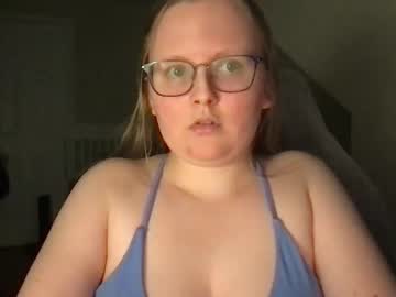 Lexielilacs Chaturbate stream image from February 21, 2025